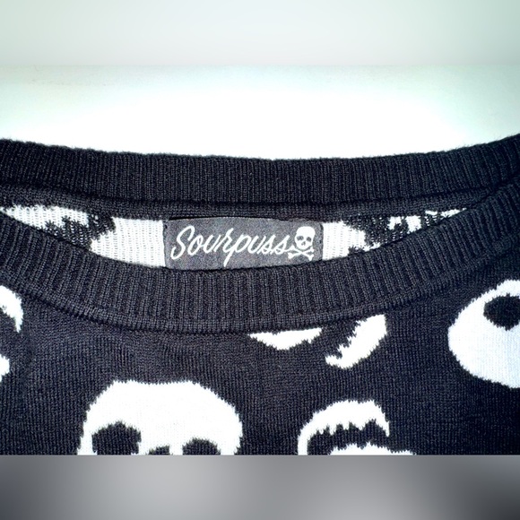 Sourpuss Black & White Skull Long Sleeve Knit Sweater - Picture 4 of 5